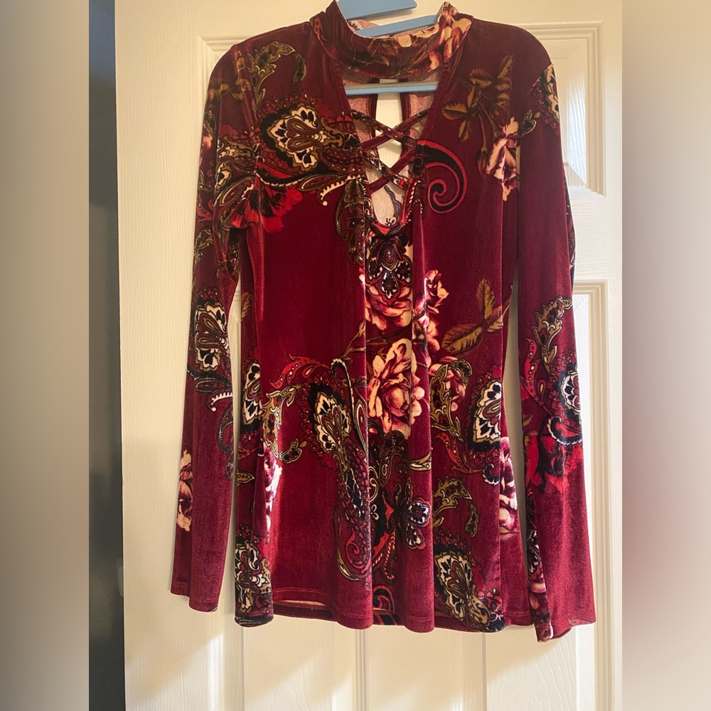 Boston Proper Burgundy Floral Velvet Long Sleeve Keyhole Blouse
